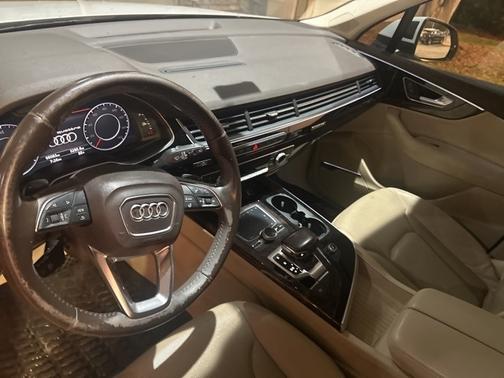 2019 Audi Q7 55 Premium Plus
