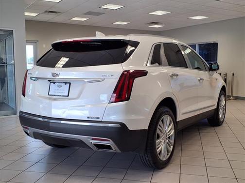 2022 Cadillac XT5 Premium Luxury