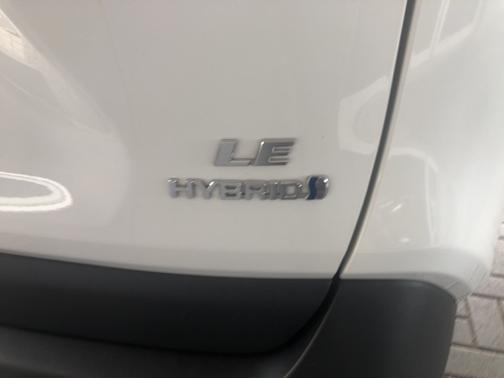 2024 Toyota RAV4 Hybrid LE