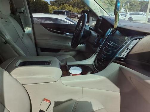 2016 Cadillac Escalade Luxury