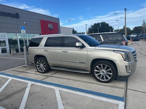 2016 Cadillac Escalade Luxury