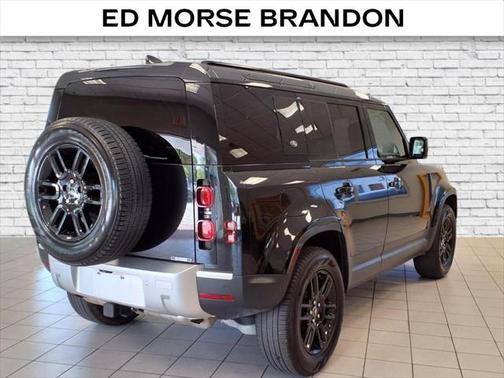 2024 Land Rover Defender 110 P300