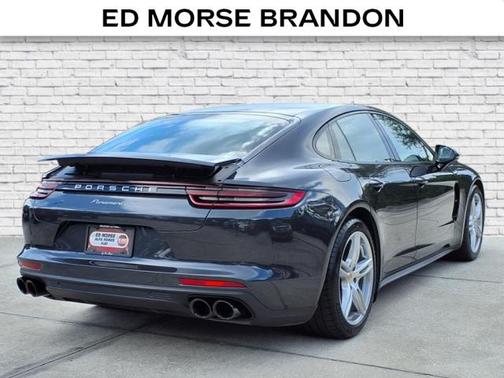 2018 Porsche Panamera 4