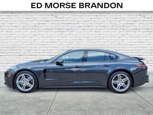 2018 Porsche Panamera 4