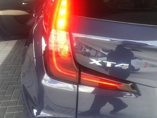 2024 Cadillac XT4 Premium Luxury