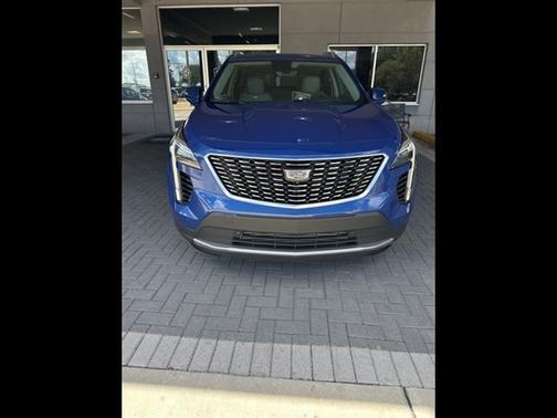 2022 Cadillac XT4 Premium Luxury