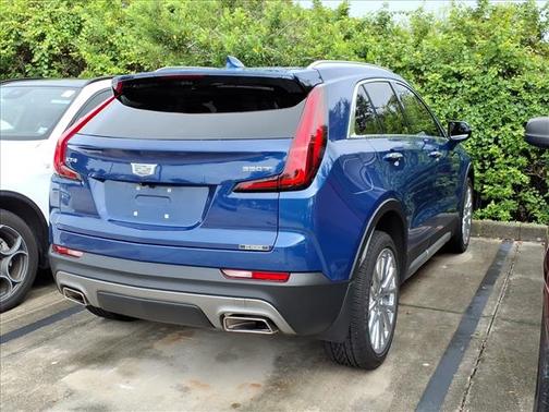 2022 Cadillac XT4 Premium Luxury