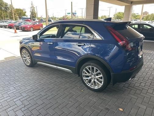 2022 Cadillac XT4 Premium Luxury