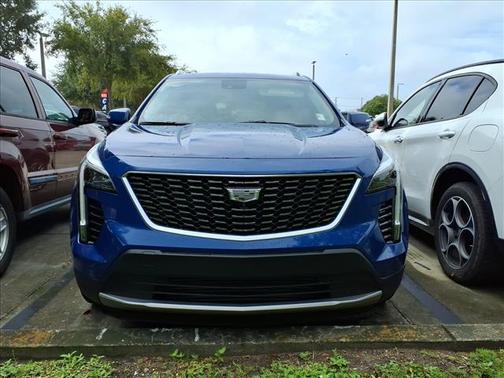2022 Cadillac XT4 Premium Luxury