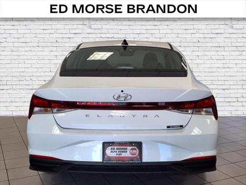 2021 Hyundai ELANTRA SE