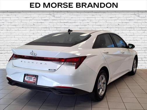 2021 Hyundai ELANTRA SE