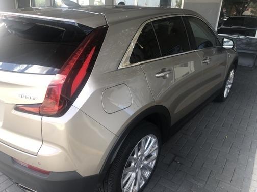 2022 Cadillac XT4 Luxury