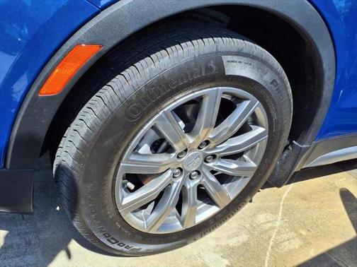 2022 Cadillac XT4 Premium Luxury