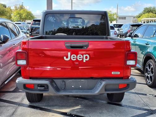 2023 Jeep Gladiator Overland