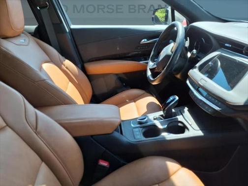 2022 Cadillac XT4 Premium Luxury