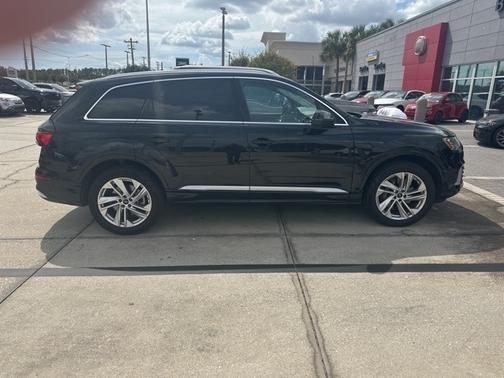 2024 Audi Q7 55 Premium Plus
