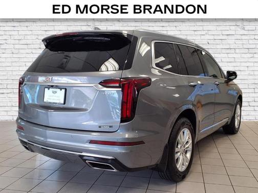 2022 Cadillac XT6 Luxury FWD