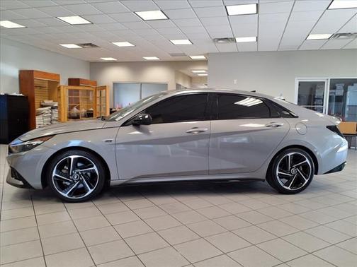 2023 Hyundai ELANTRA SE