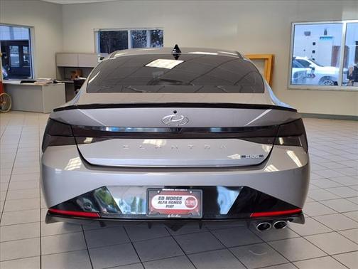 2023 Hyundai ELANTRA SE