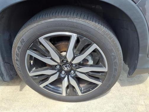 2022 Honda Pilot Touring 8-Passenger
