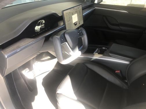 2022 Tesla Model X Plaid Tri Motor All-Wheel Drive