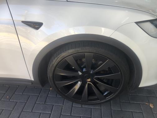 2022 Tesla Model X Plaid Tri Motor All-Wheel Drive