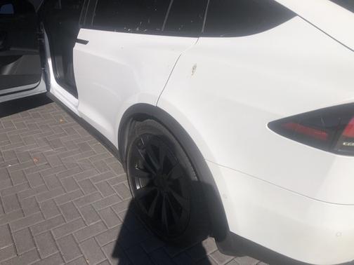 2022 Tesla Model X Plaid Tri Motor All-Wheel Drive