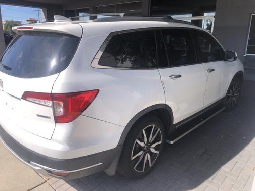2022 Honda Pilot Touring 8-Passenger