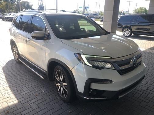 2022 Honda Pilot Touring 8-Passenger