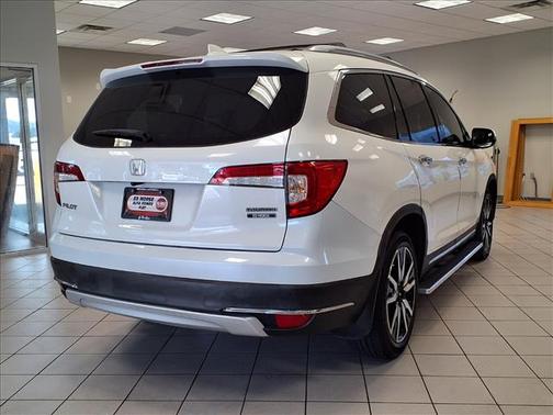 2022 Honda Pilot Touring 8-Passenger