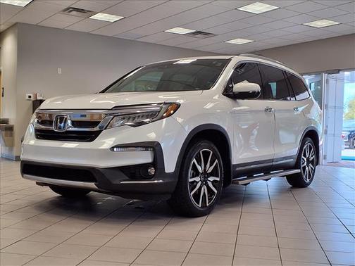2022 Honda Pilot Touring 8-Passenger