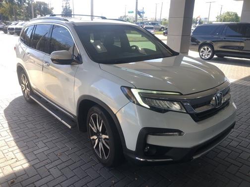 2022 Honda Pilot Touring 8-Passenger