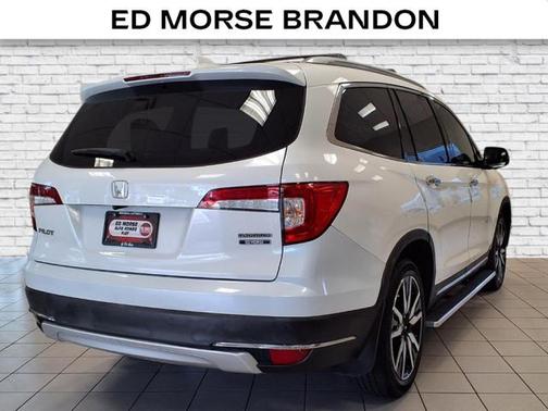 2022 Honda Pilot Touring 8-Passenger