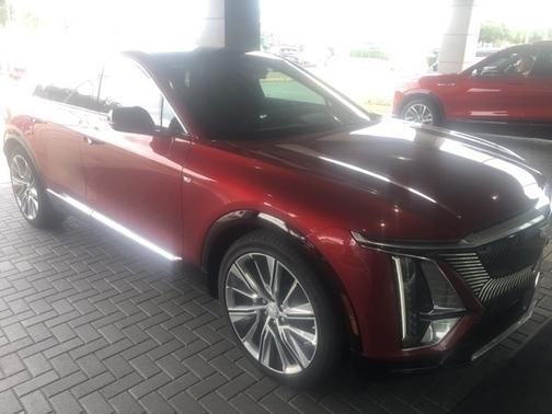 2024 Cadillac LYRIQ V