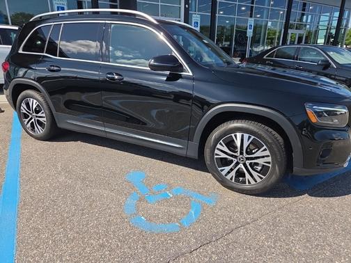 2024 Mercedes-Benz GLB 250 