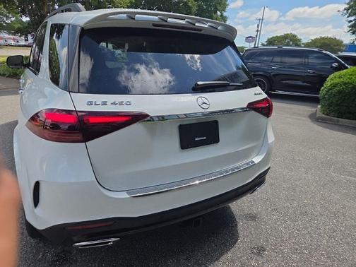 MANUFAKTUR Moonlight White Metallic 2025 Mercedes-Benz GLE 450 4MATIC