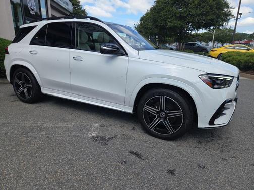 MANUFAKTUR Moonlight White Metallic 2025 Mercedes-Benz GLE 450 4MATIC