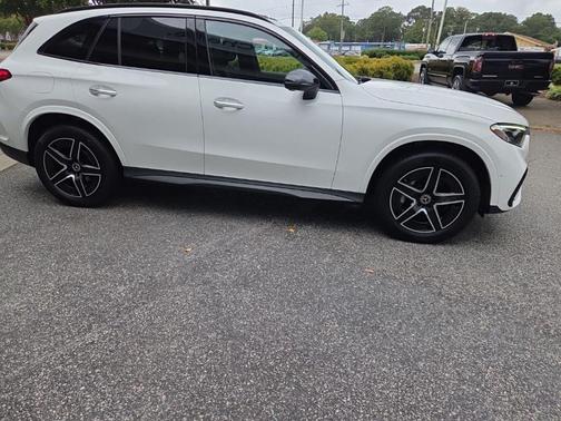Polar White 2024 Mercedes-Benz GLC 300 Base