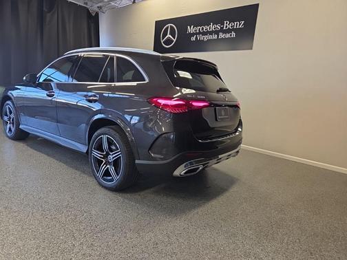 Graphite Grey Metallic 2024 Mercedes-Benz GLC 300 4MATIC