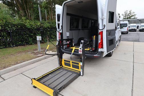 Arctic White 2024 Mercedes-Benz Sprinter 2500 High Roof