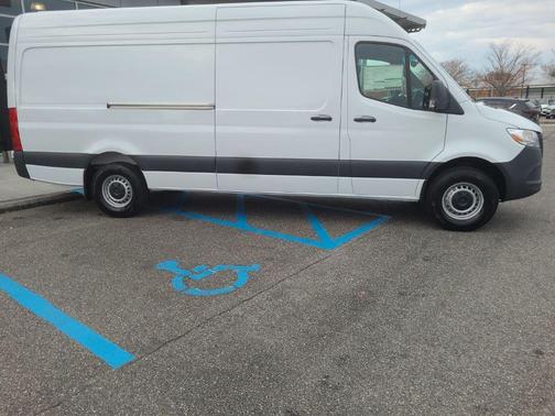 Arctic White 2025 Mercedes-Benz Sprinter 2500 High Roof