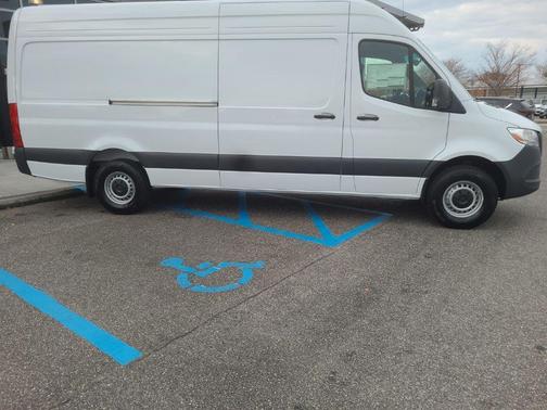 Arctic White 2025 Mercedes-Benz Sprinter 2500 High Roof