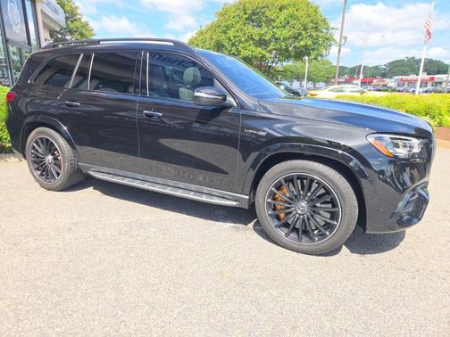 Obsidian Black Metallic 2025 Mercedes-Benz AMG GLS 63 Base