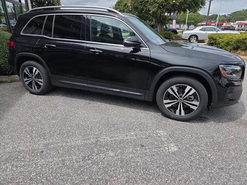 2025 Mercedes-Benz GLB 250 