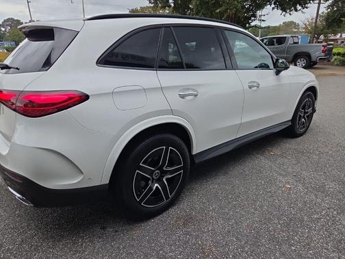 Polar White 2024 Mercedes-Benz GLC 300 Base