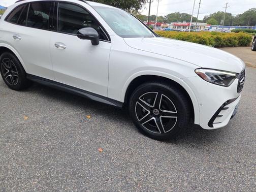 Polar White 2024 Mercedes-Benz GLC 300 Base