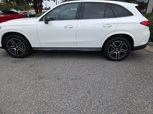 Polar White 2024 Mercedes-Benz GLC 300 Base