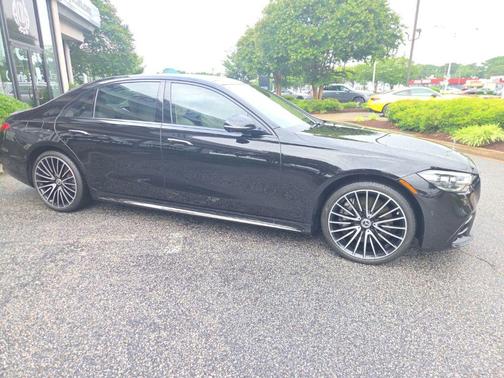 Obsidian Black Metallic 2024 Mercedes-Benz S-Class 4MATIC