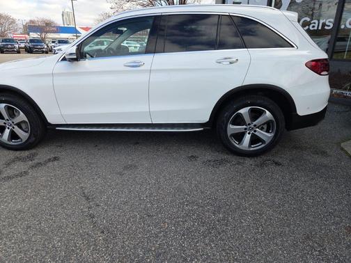 Polar White 2022 Mercedes-Benz GLC 300 4MATIC