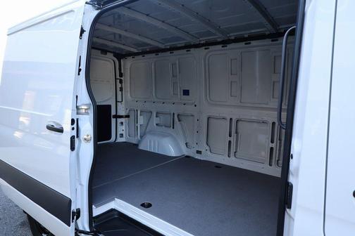 Arctic White 2026 Mercedes-Benz Sprinter 2500 Cargo 144 WB